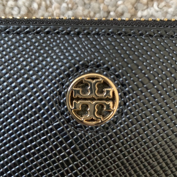 Tory Burch Perry Zip Passport Continental Wallet - Picture 6 of 8